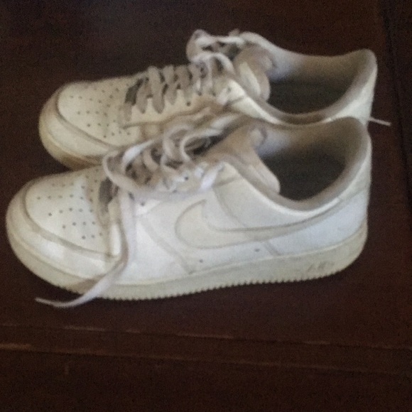 AF1 - Picture 2 of 5